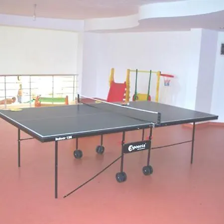 Spacious 2 Bed 2 Bath In One Of Sides Popular Communities *